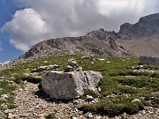 41 E arrivo a quota 2193 m oltre il Passo di Corna Piana, ormai sul sentiero  alpinistico nord-Arera